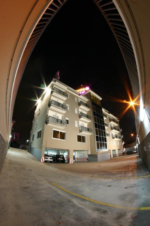 Hotel Luxor Casoria Exteriör bild