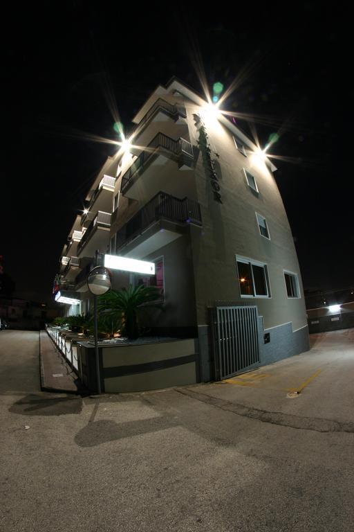 Hotel Luxor Casoria Exteriör bild