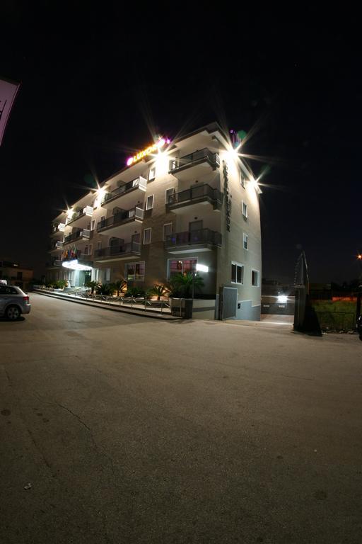 Hotel Luxor Casoria Exteriör bild