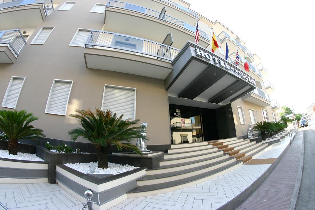 Hotel Luxor Casoria Exteriör bild