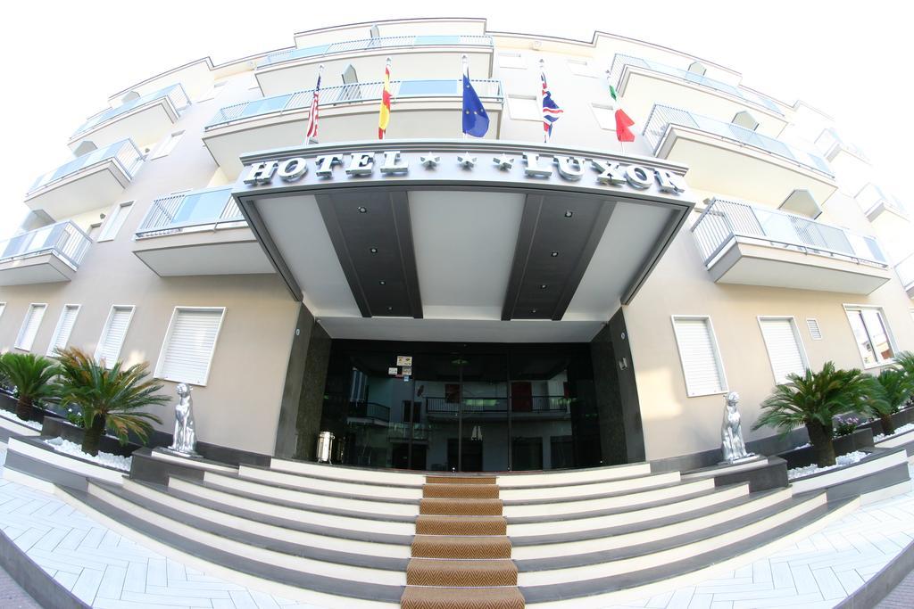 Hotel Luxor Casoria Exteriör bild