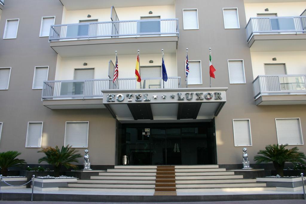 Hotel Luxor Casoria Exteriör bild